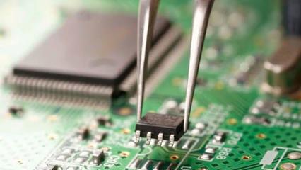 戰(zhàn)略權(quán)衡下的兩難 美國(guó)智庫剖析對(duì)華為追加制裁的猶豫之源